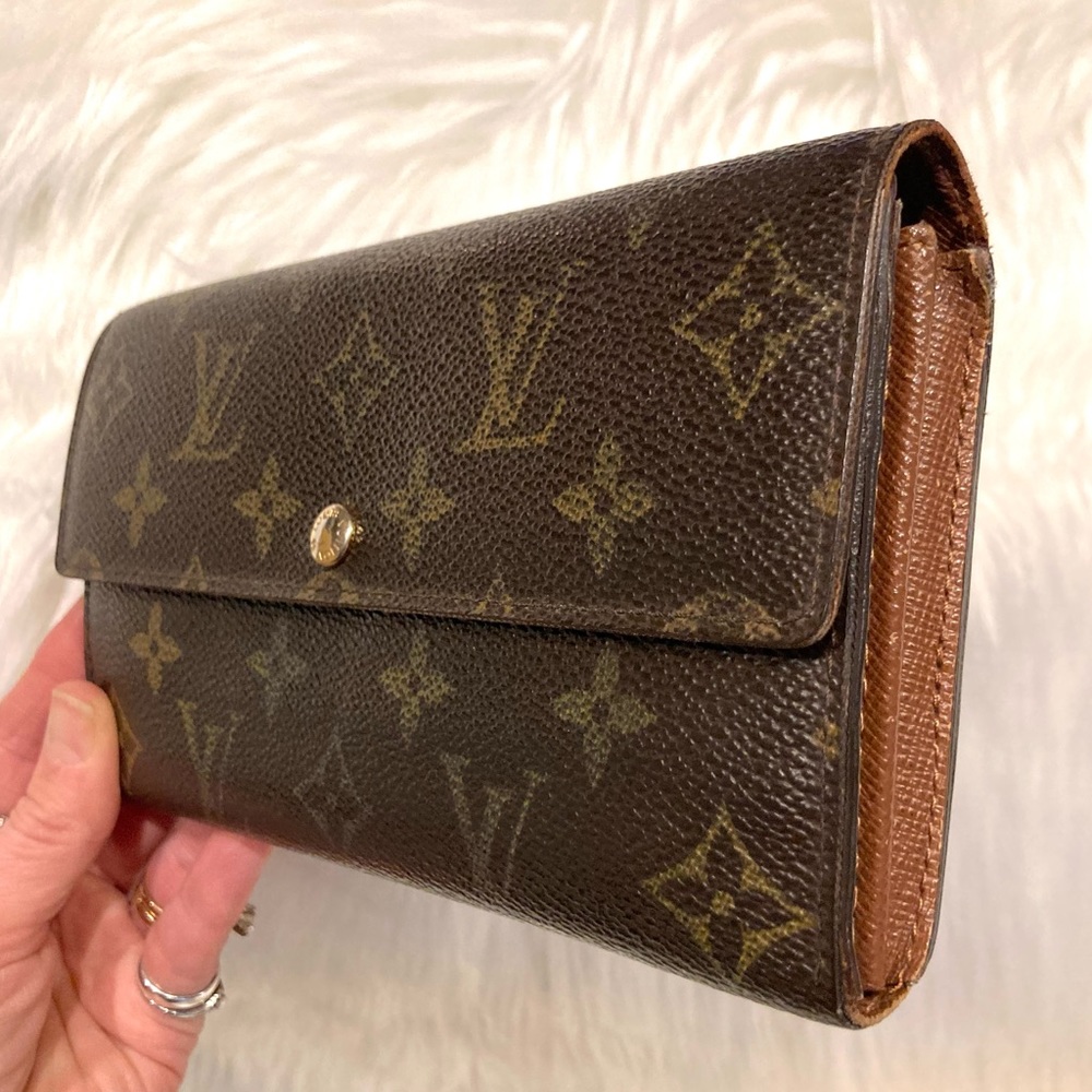 Authentic Louis Vuitton Sarah Wallet  #4.3s TH 3067 - Picture 3 of 12